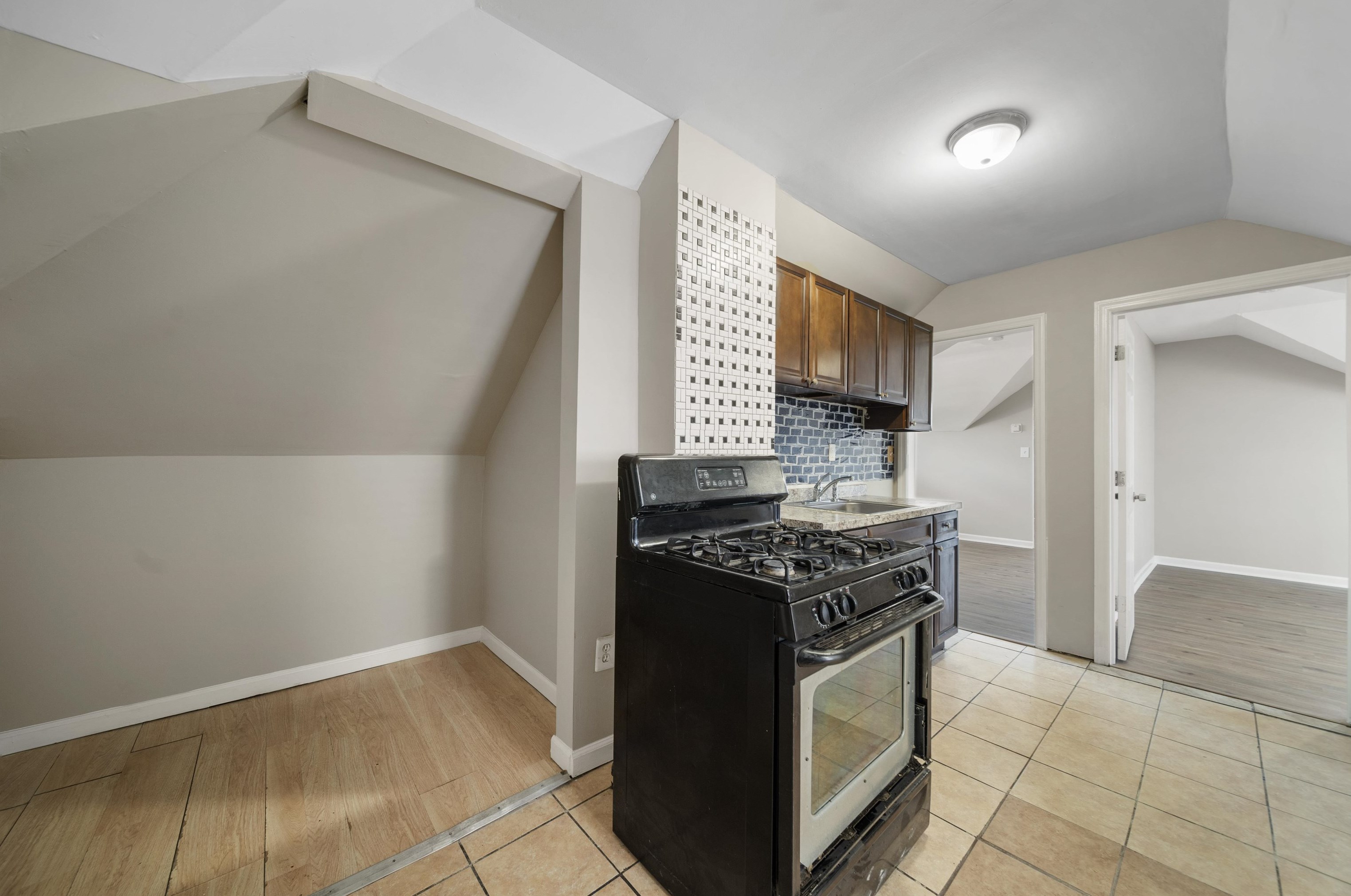 111 Graham Ave, Paterson NJ 07508-2961 exterior