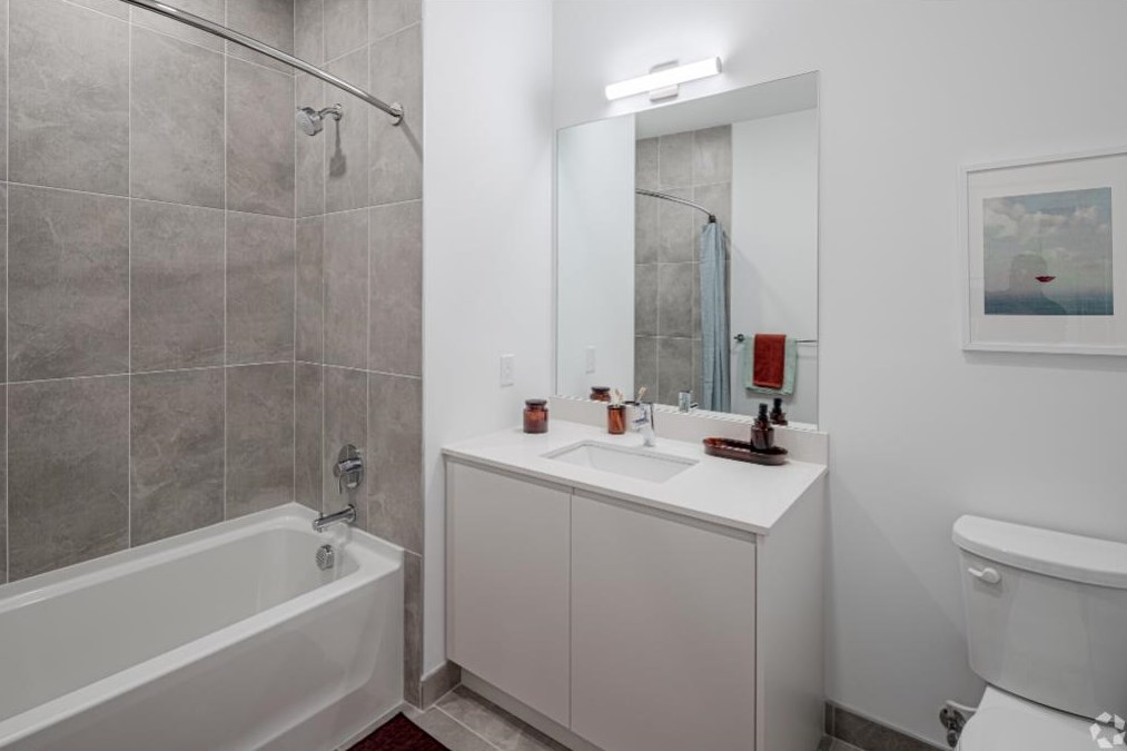 3 New York Ave, Jersey City NJ  07307-1340 exterior