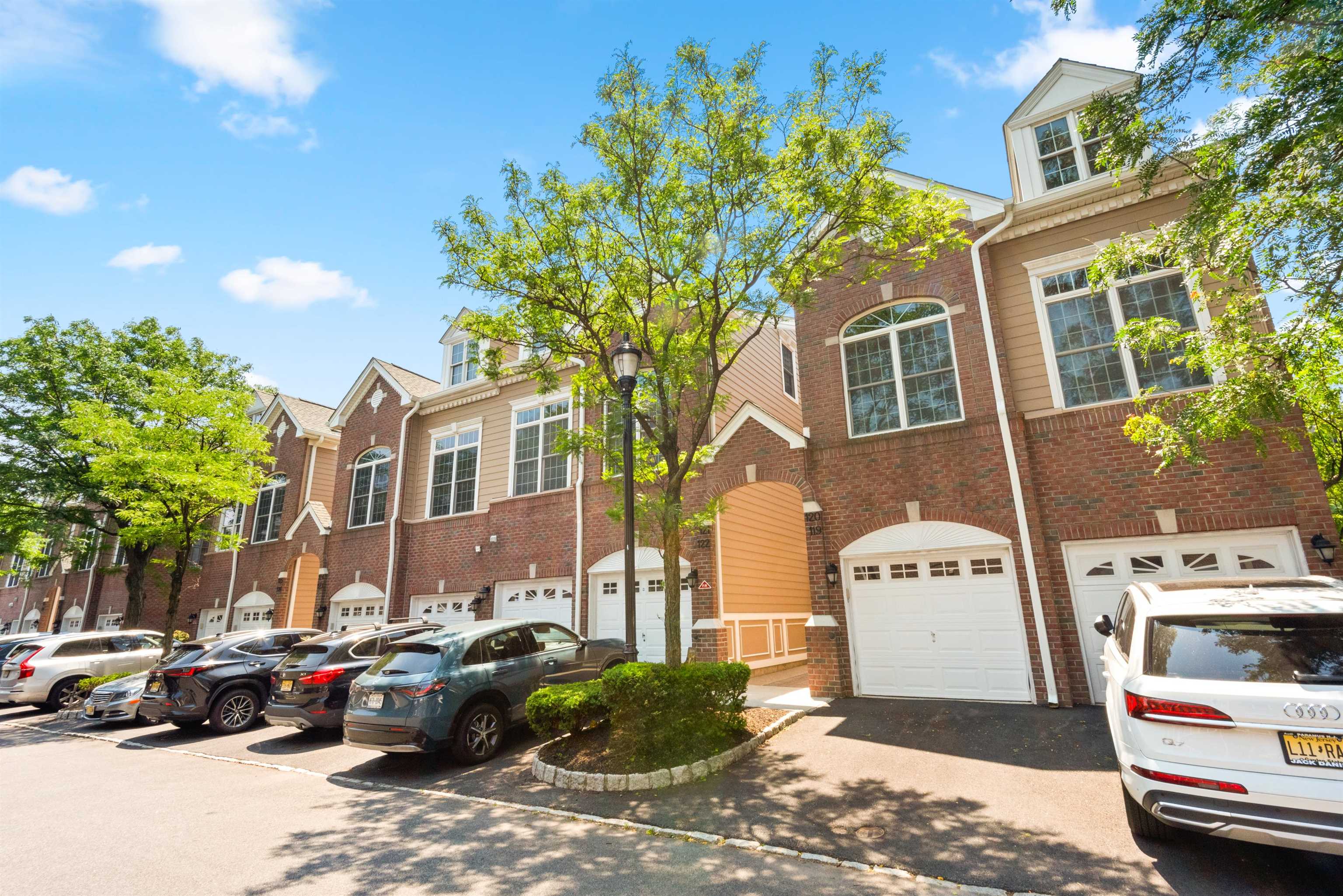 122 Abbie Ct 122, Guttenberg, NJ 07093 MLS 240012018 Coldwell Banker