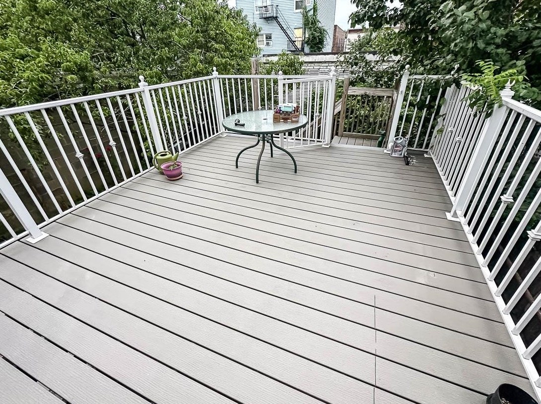 41 Hopkins Ave, Jersey City NJ  07306-1522 exterior