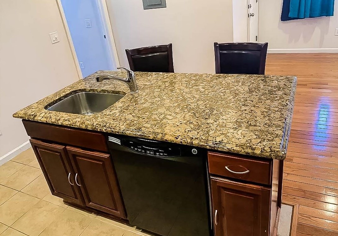 41 Hopkins Ave, Jersey City NJ  07306-1522 exterior