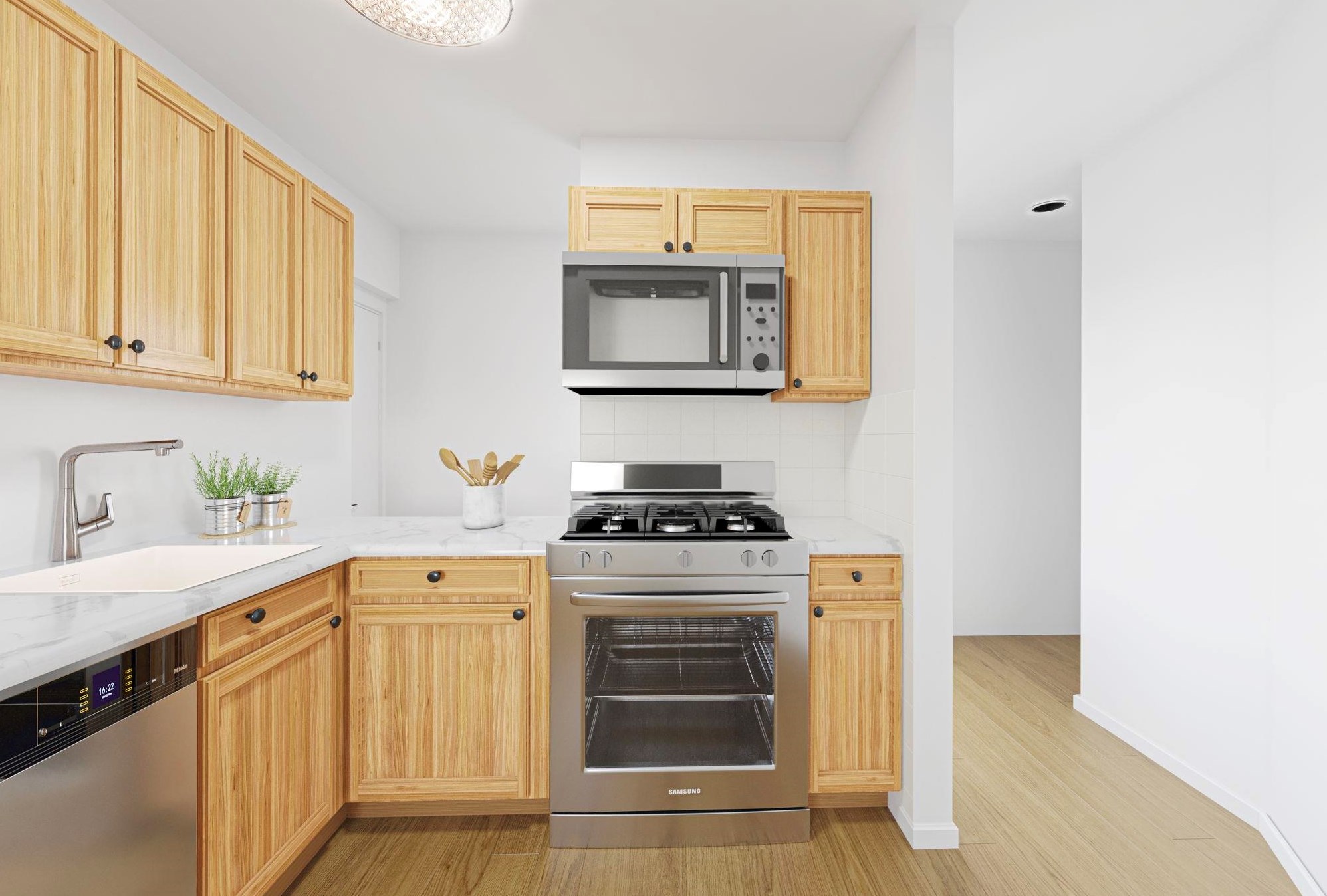 344 Pavonia Ave, Jersey City NJ  07302-1552 exterior