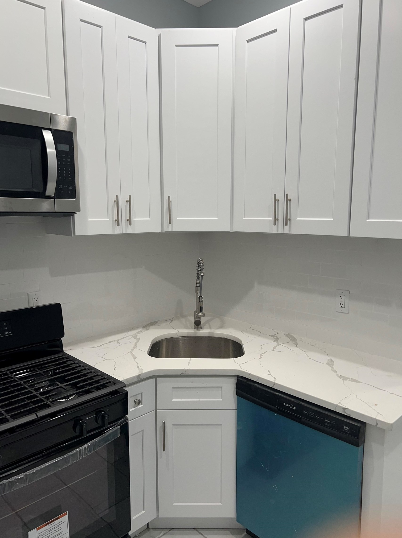 153 Danforth Ave, Jersey City NJ  07305-2627 exterior