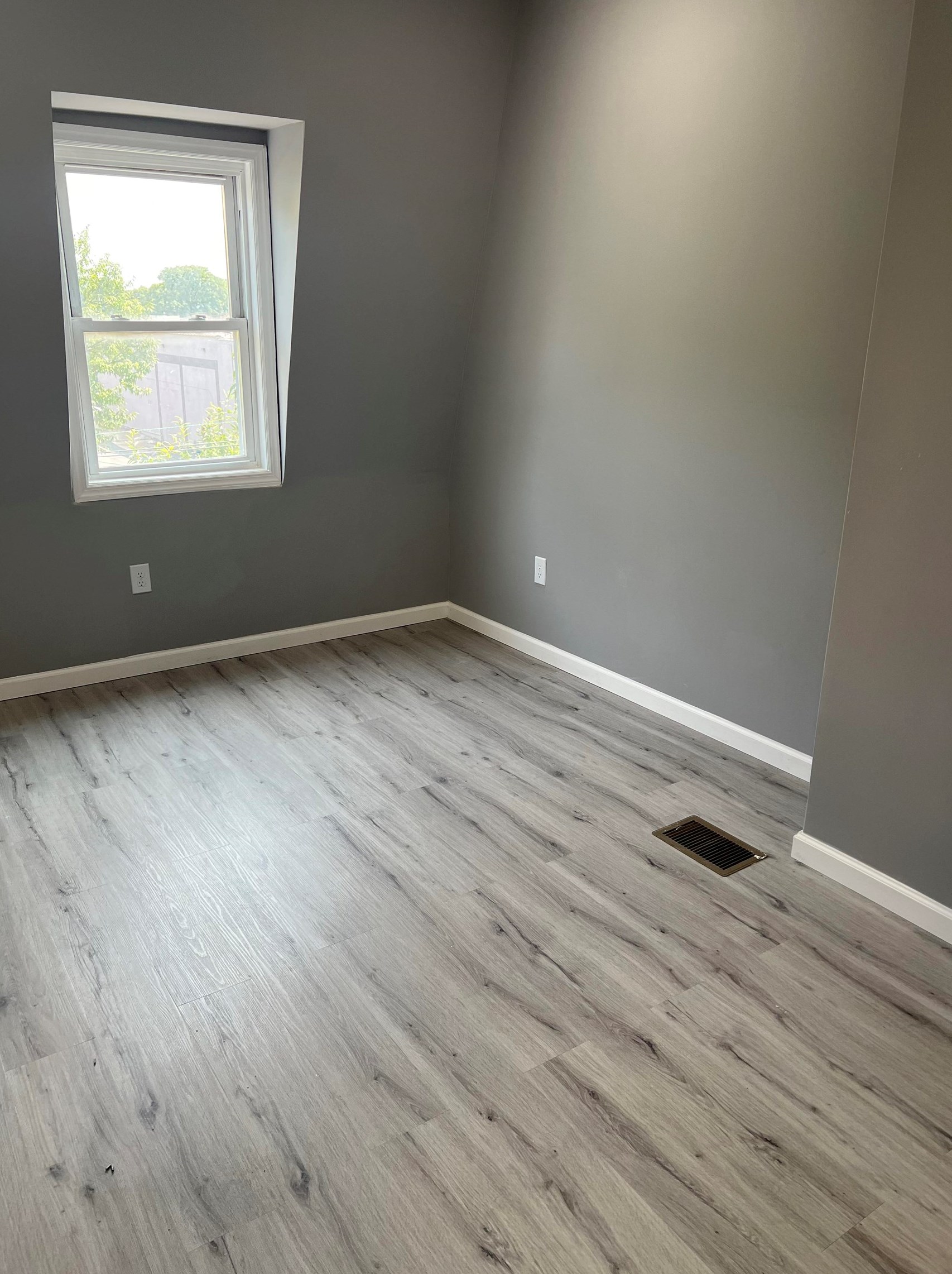 153 Danforth Ave, Jersey City NJ  07305-2627 exterior