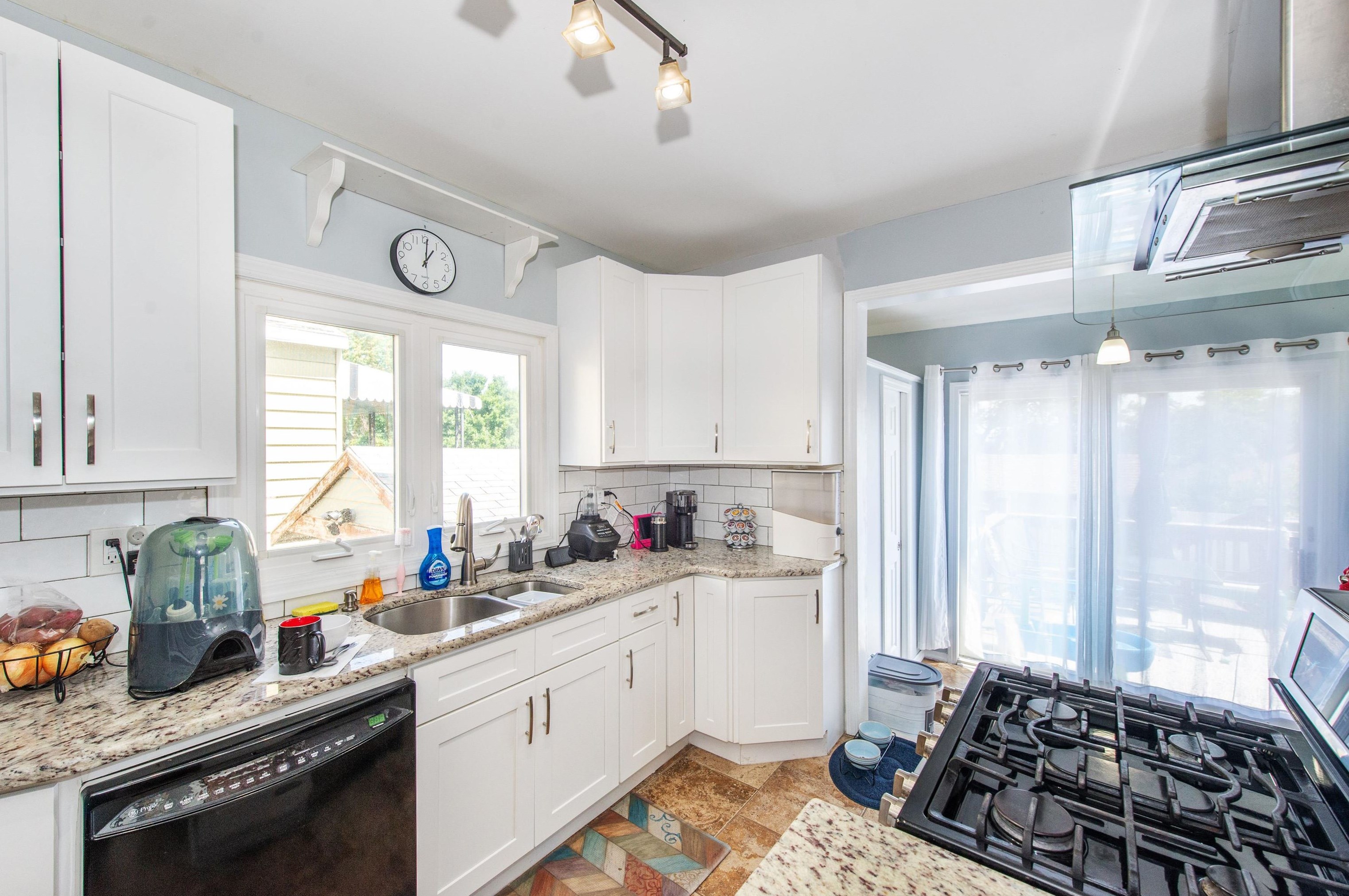 264 Davis Ave, Kearny NJ 07032-3402 exterior