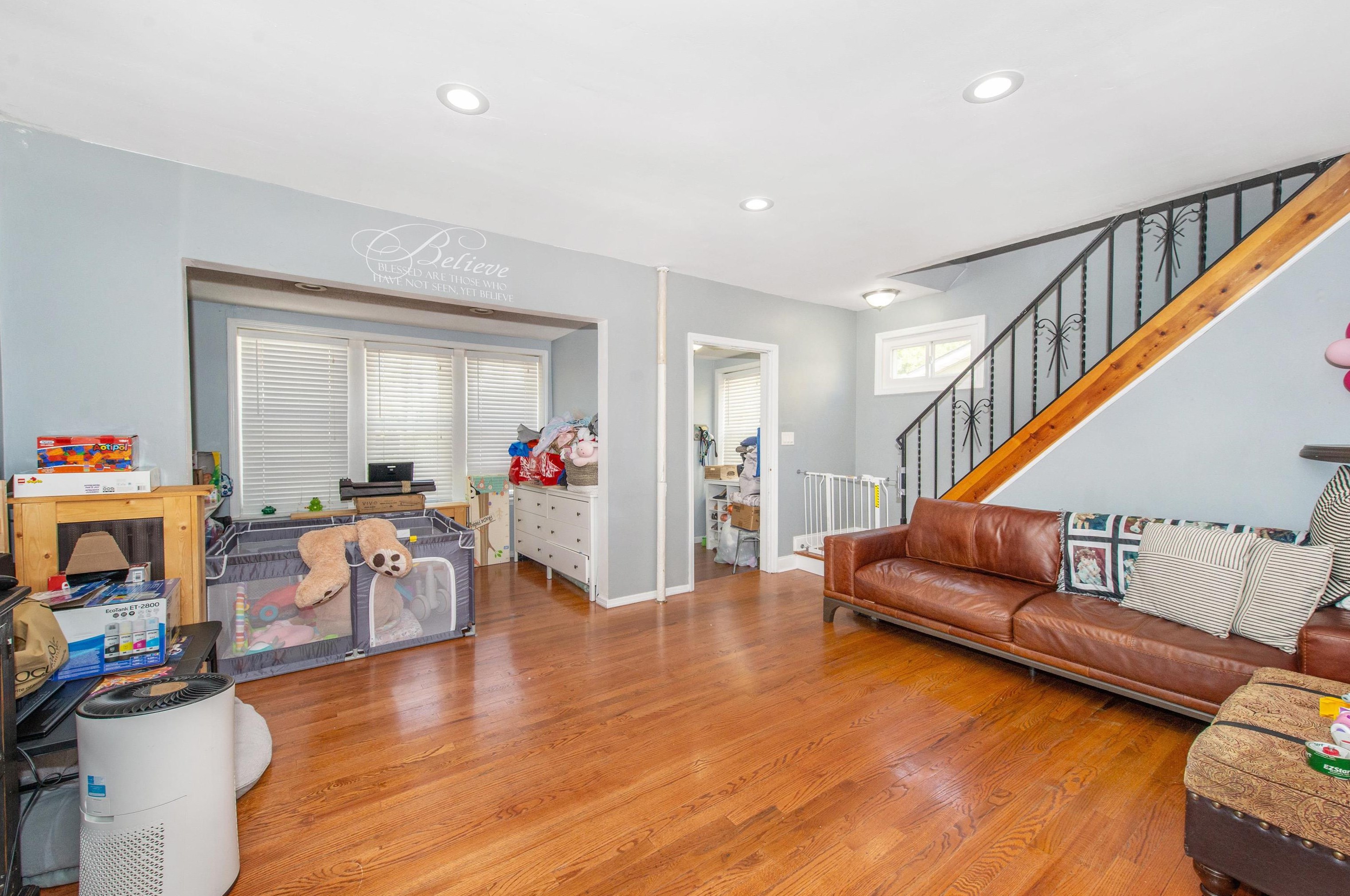 264 Davis Ave, Kearny NJ 07032-3402 exterior