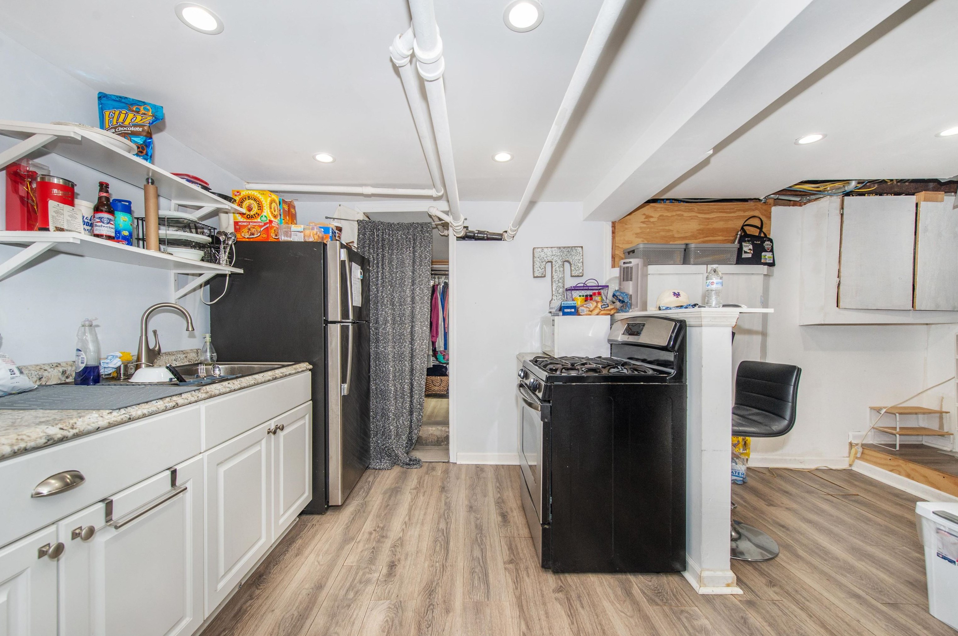 264 Davis Ave, Kearny NJ 07032-3402 exterior