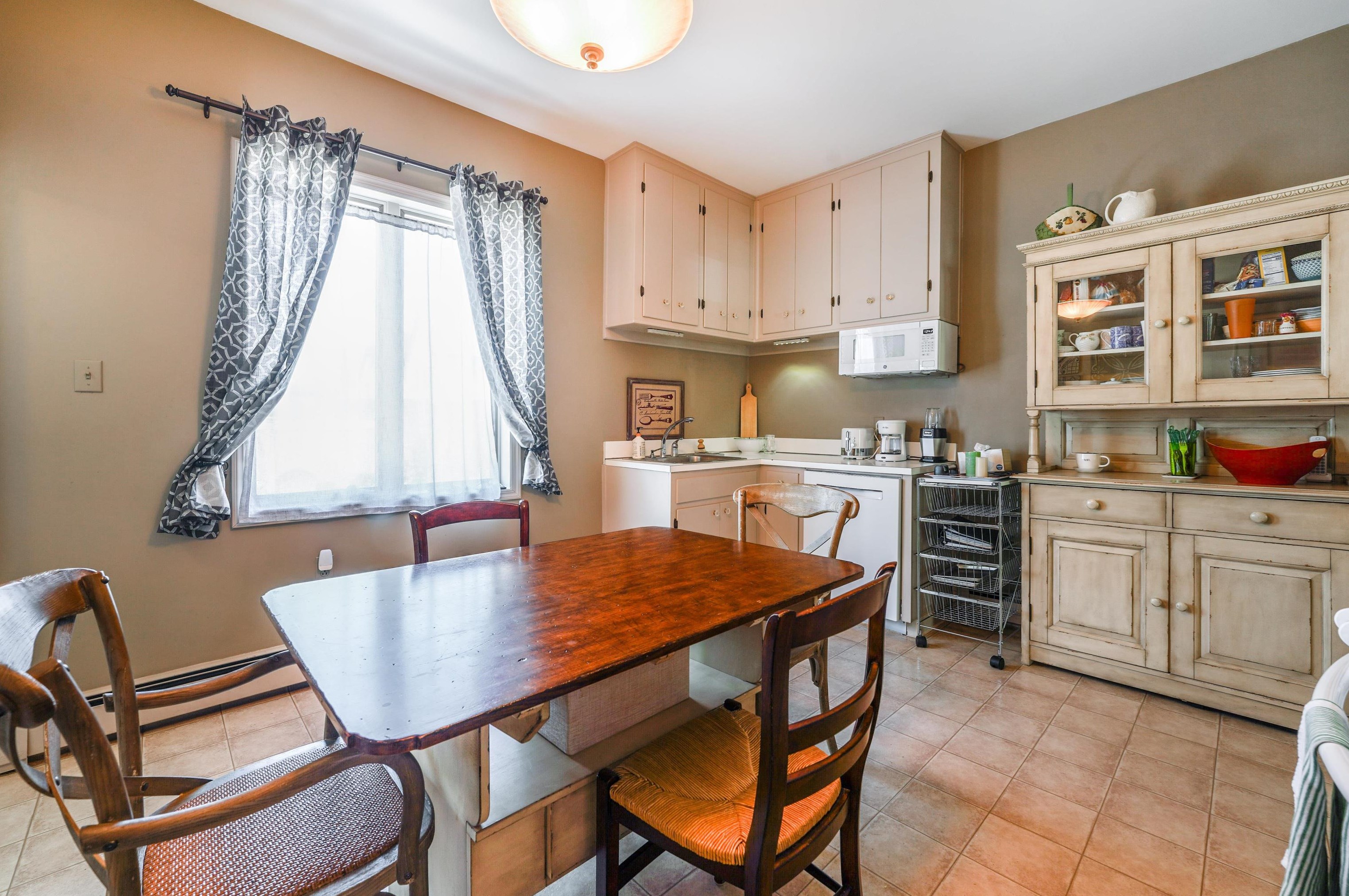 953 Avenue C, Bayonne NJ  07002-2439 exterior