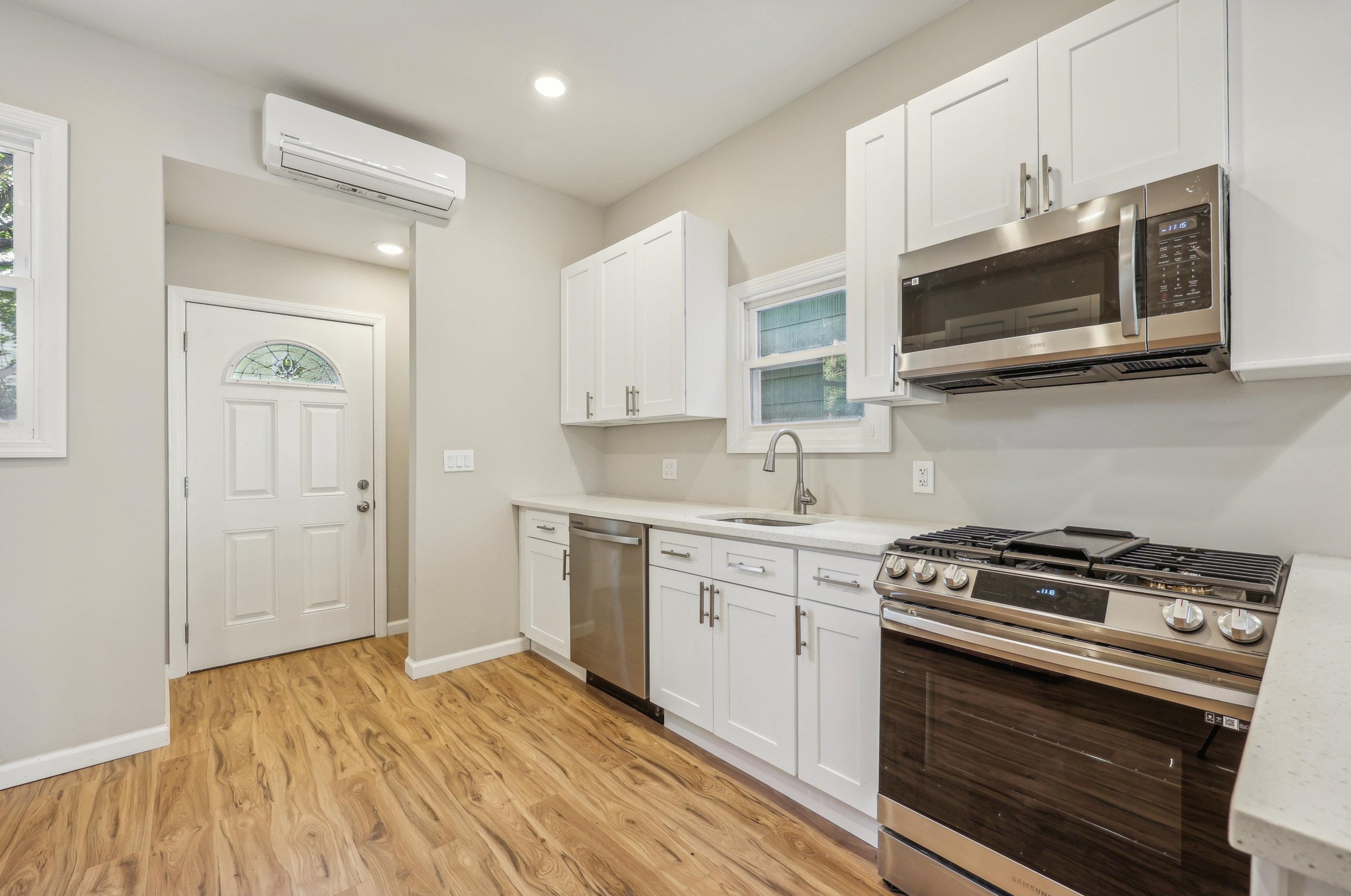 40 Armstrong Ave, Jersey City NJ 07305-4002 exterior