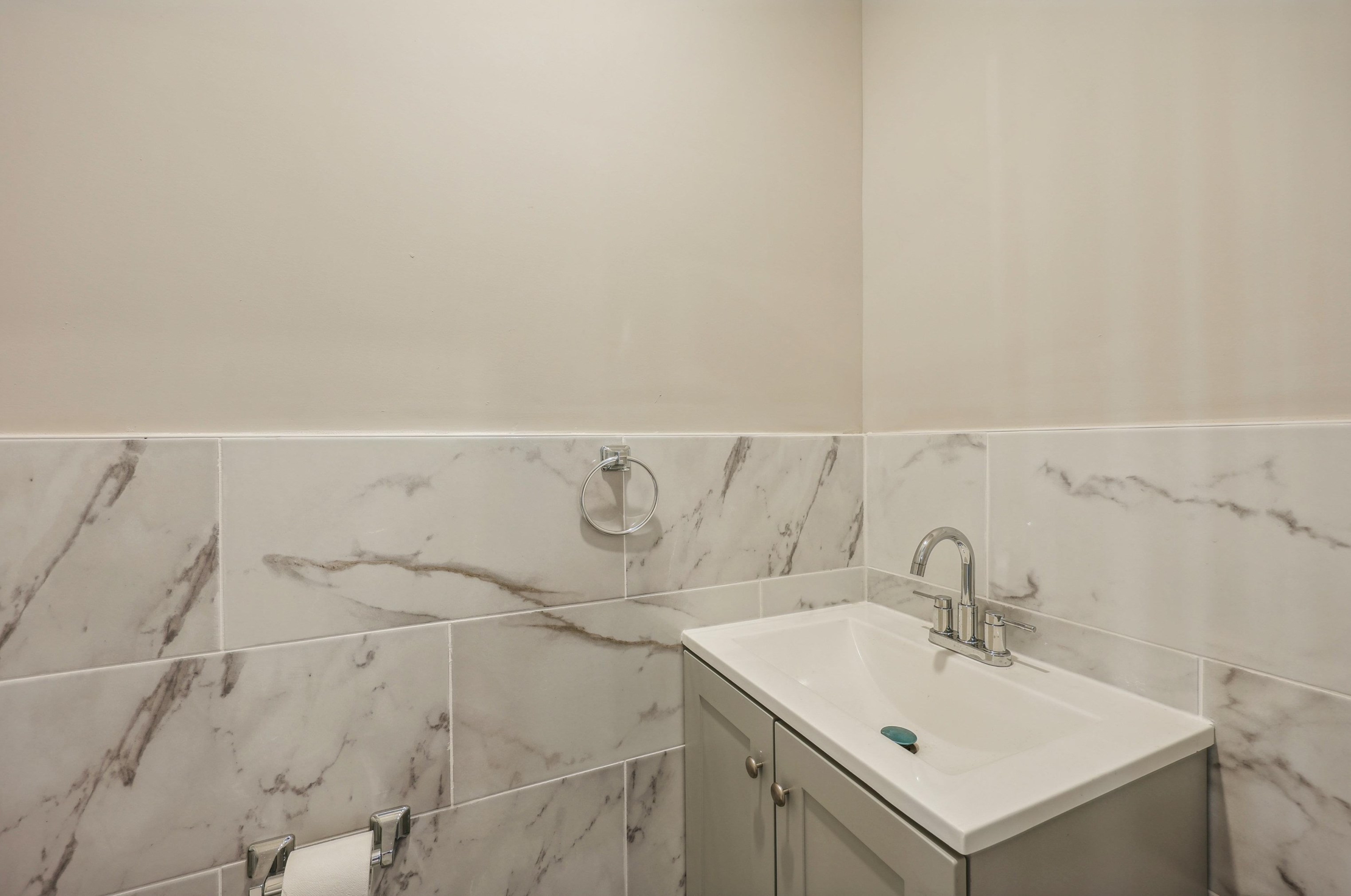 40 Armstrong Ave, Jersey City NJ 07305-4002 exterior