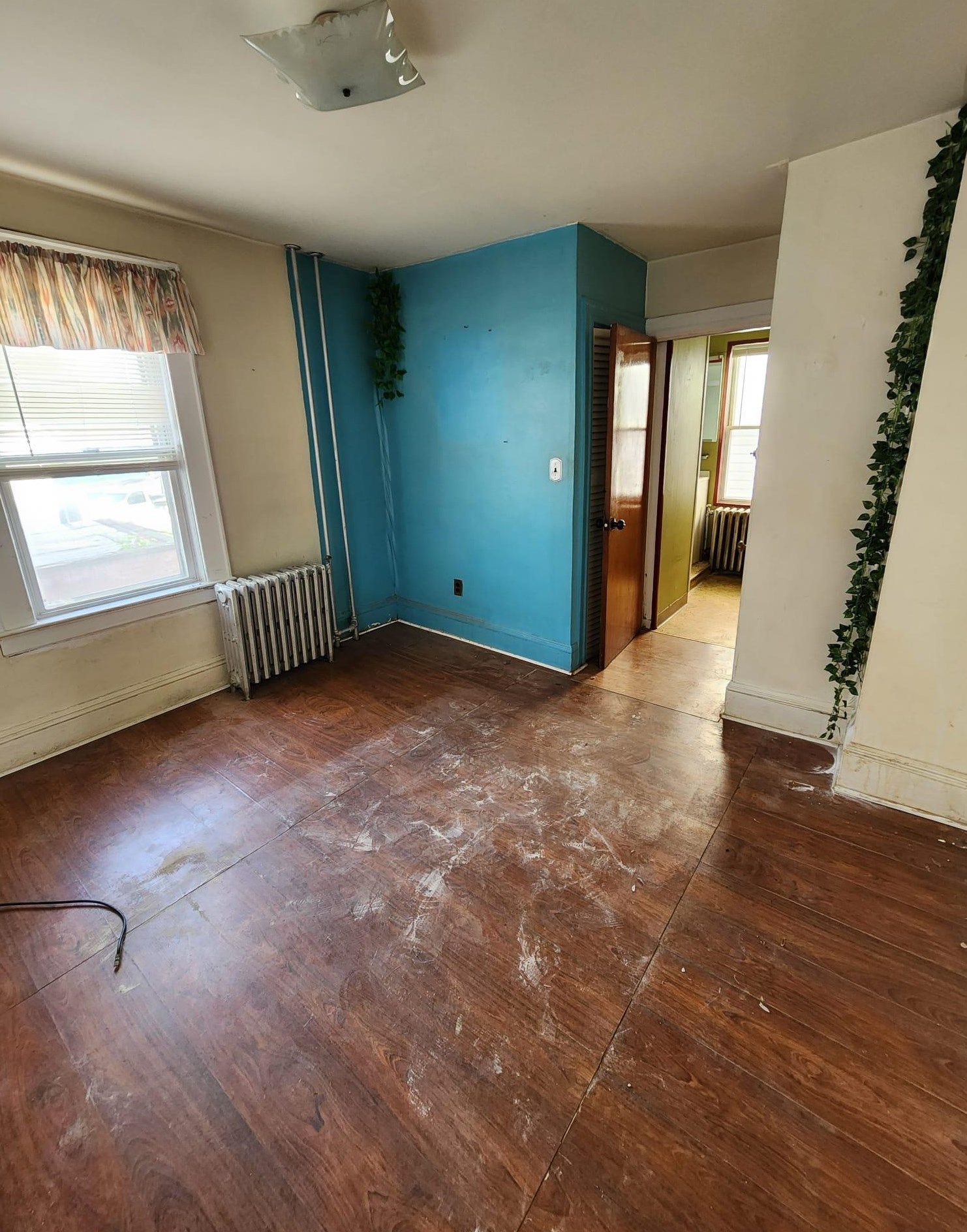 318 Claremont Ave, Jersey City NJ  07305-3622 exterior