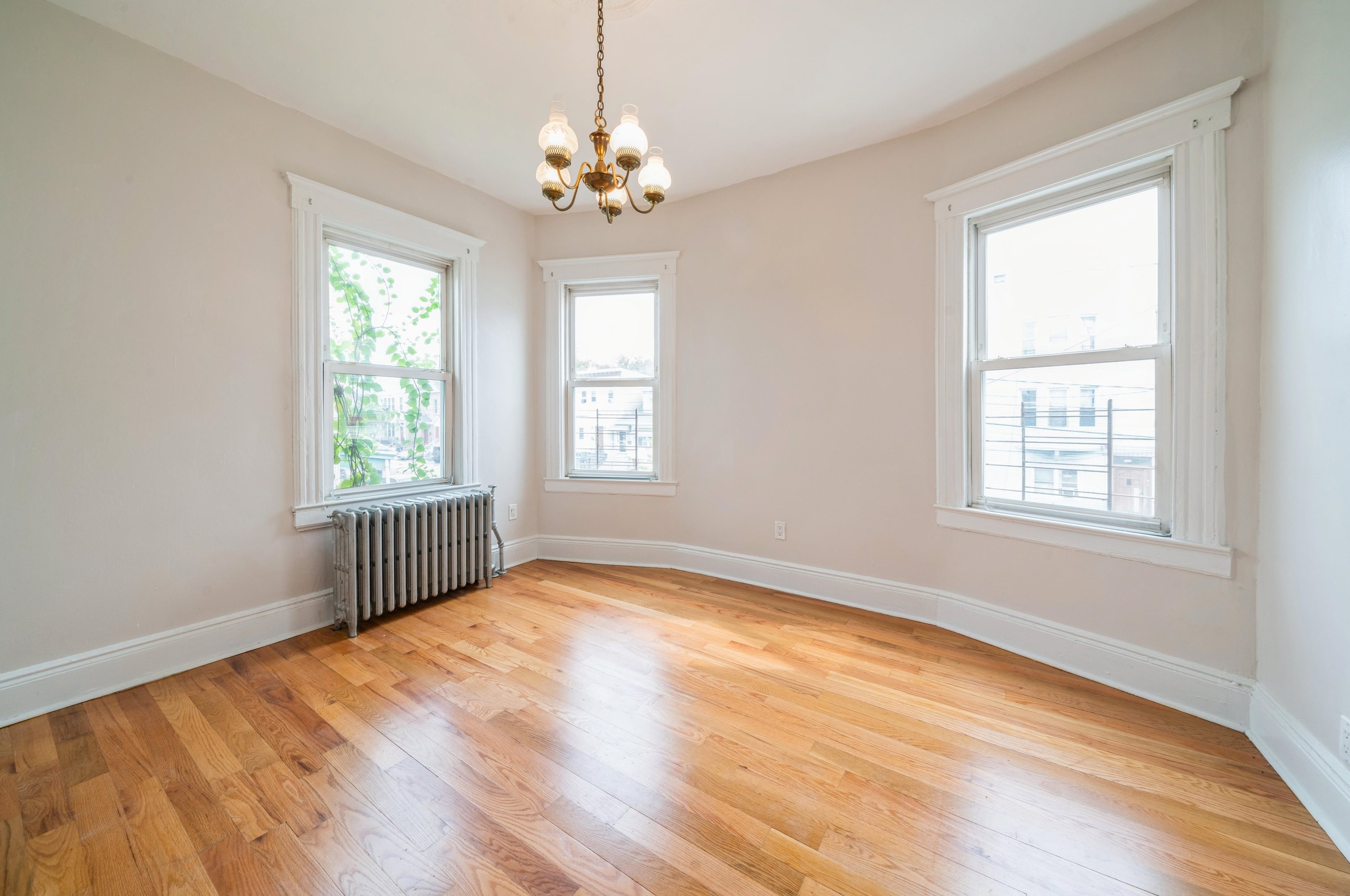 208 Duncan Ave, Jersey City NJ  07306-7002 exterior