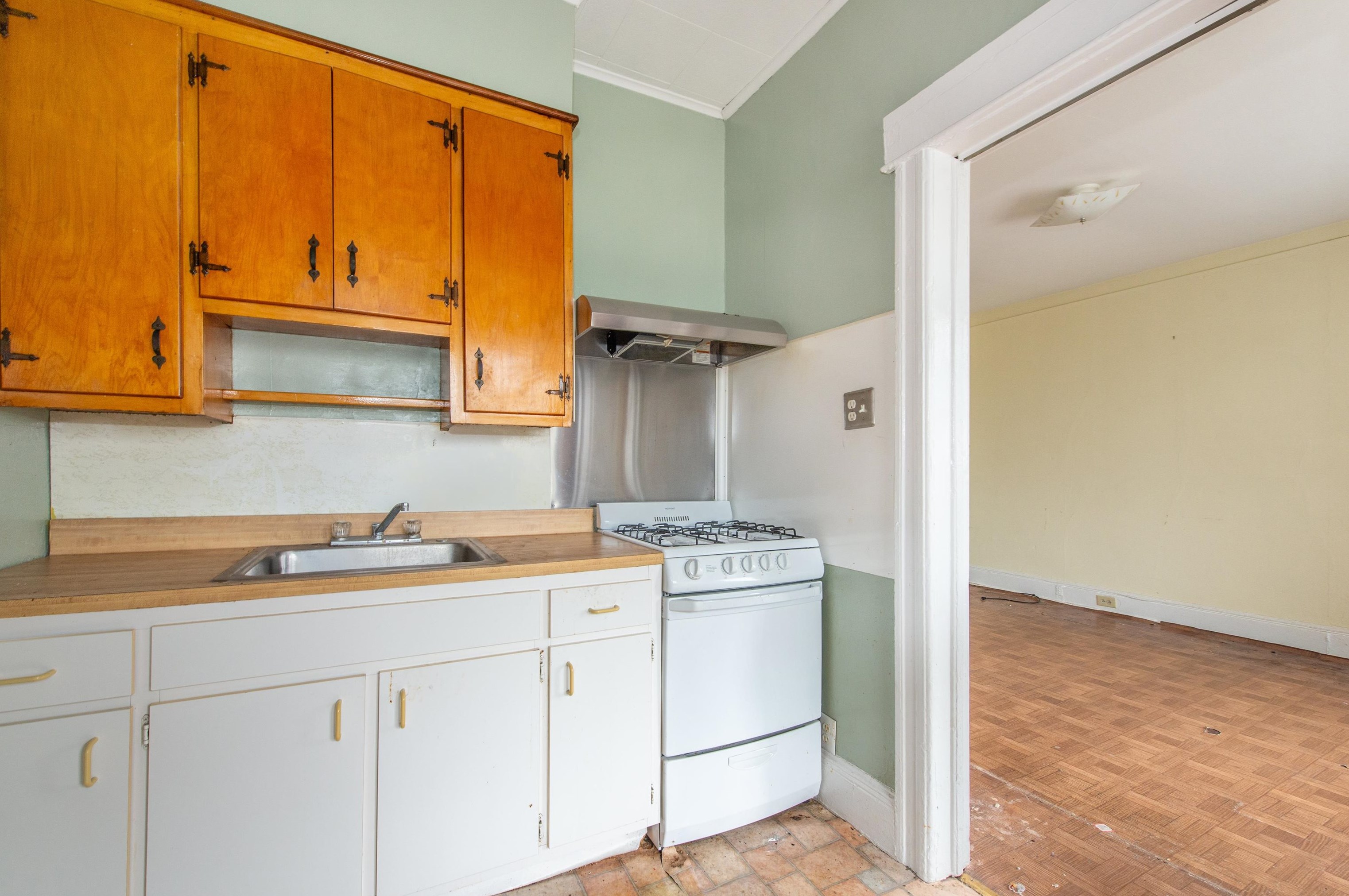 858 Side Ave, Jersey City NJ  07306-6514 exterior