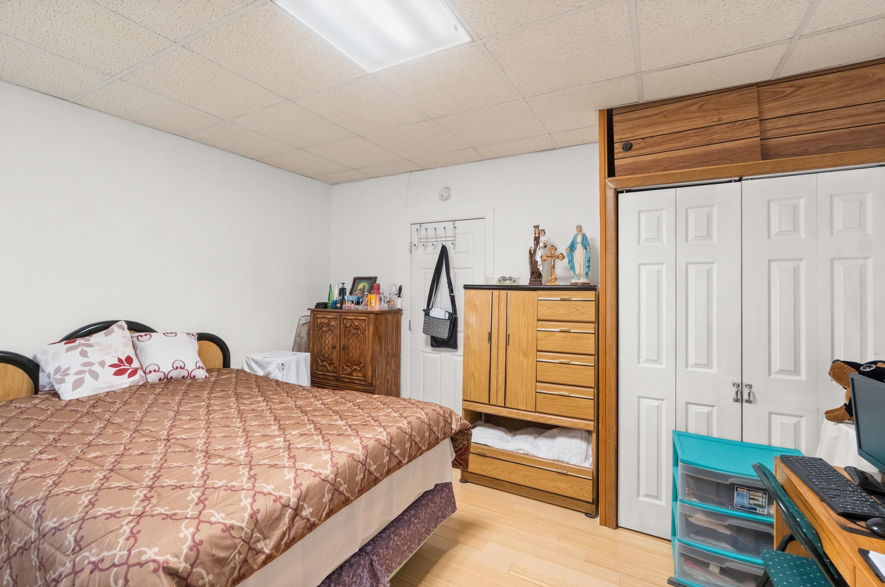 299 Armstrong Ave, Jersey City NJ 07305-2102 exterior