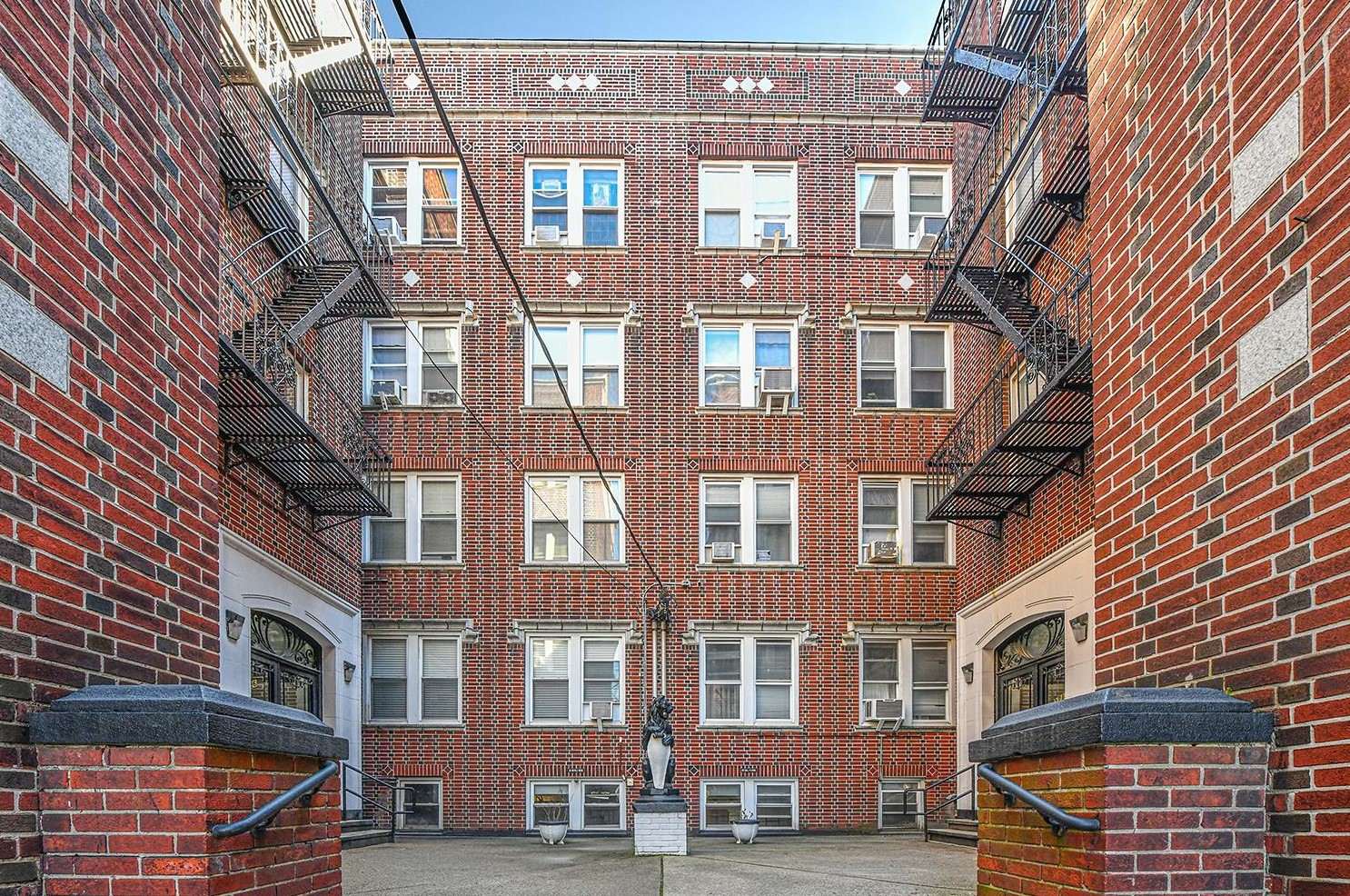 3718 Park Ave, Union City NJ  07086-6064 exterior