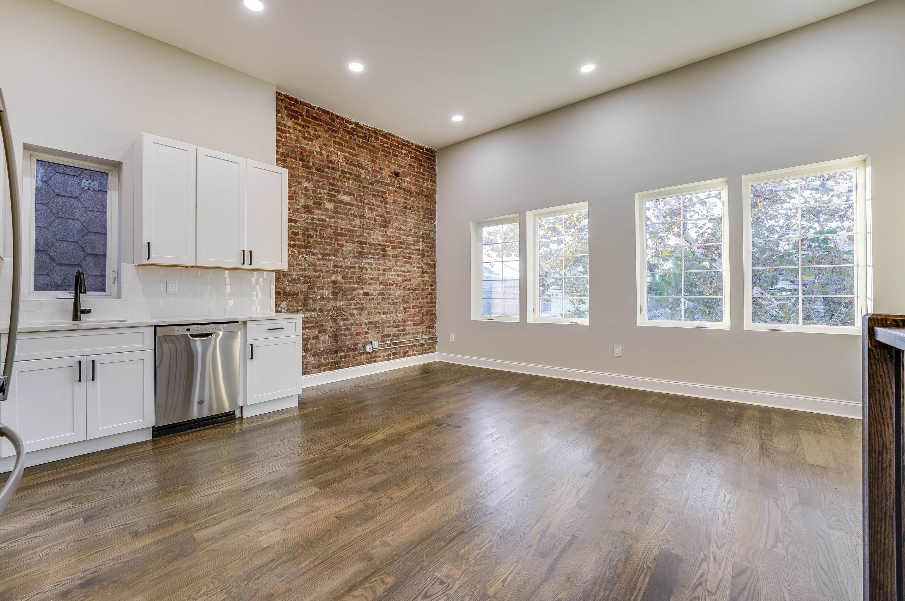 172 Mallory Ave, Jersey City NJ  07304-1218 exterior