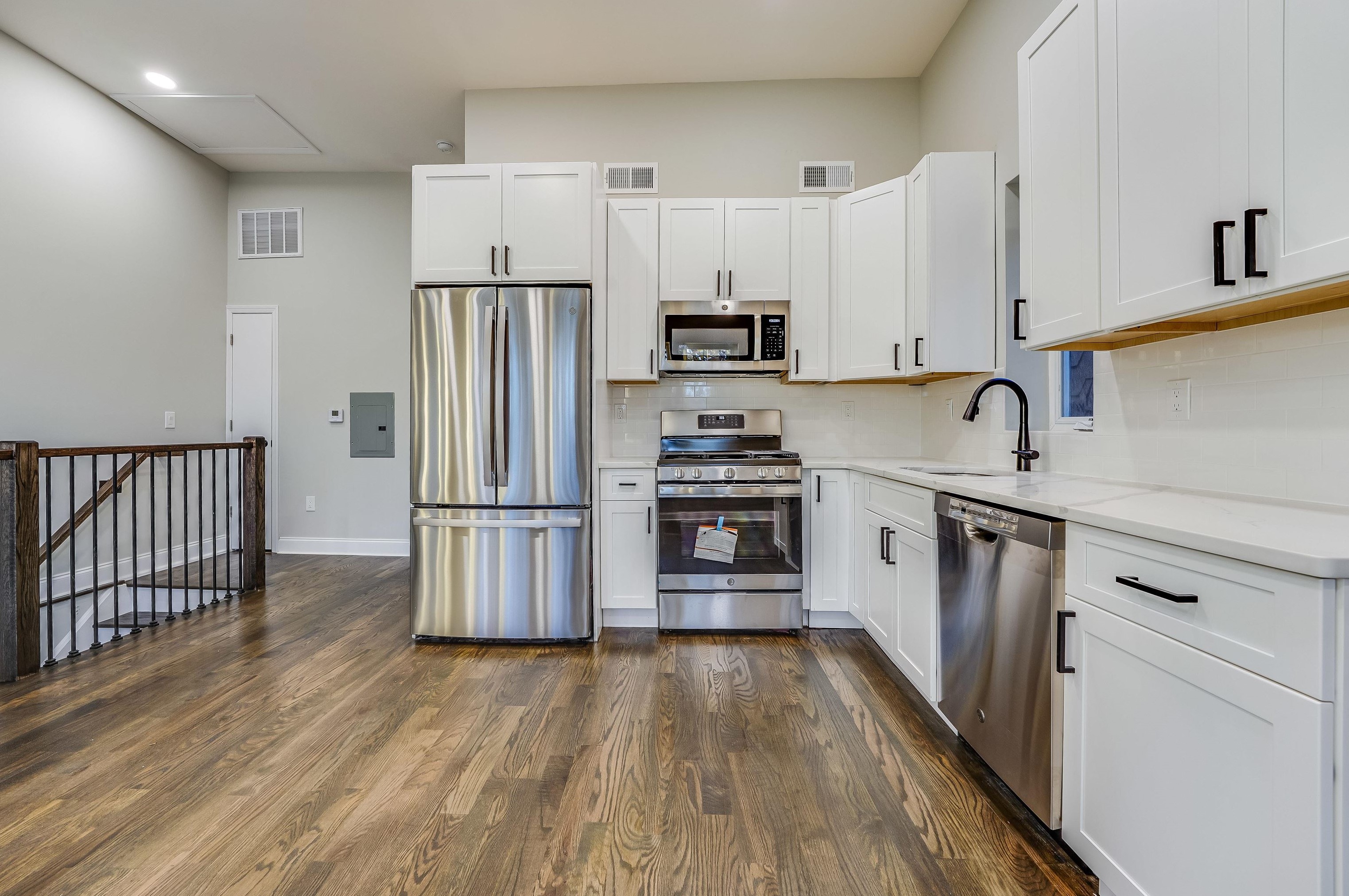 172 Mallory Ave, Jersey City NJ  07304-1218 exterior