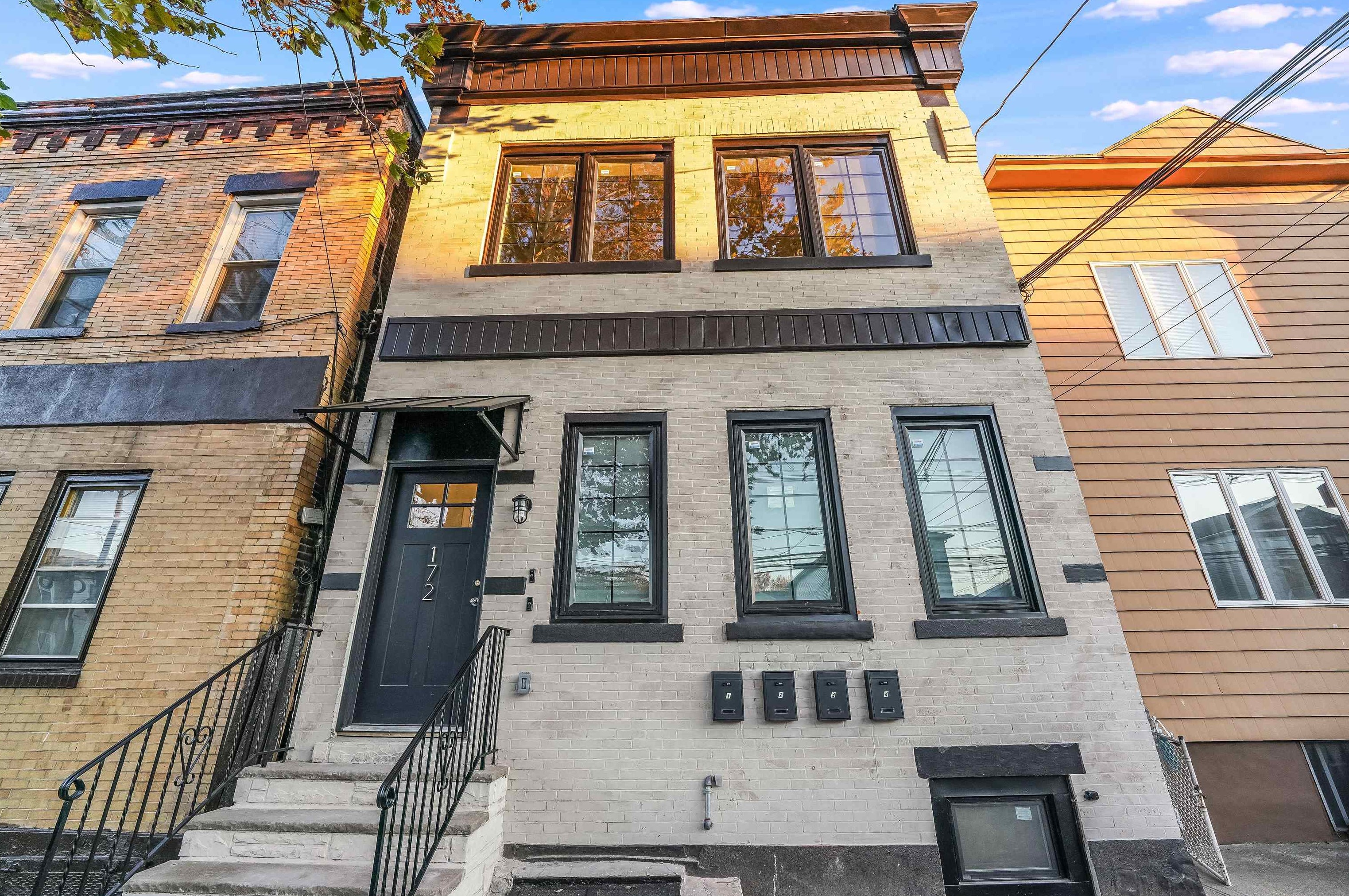 172 Mallory Ave, Jersey City NJ  07304-1218 exterior