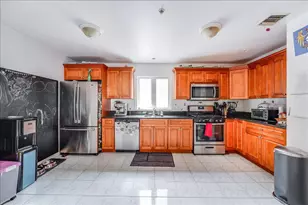 55 71st St, Guttenberg, NJ 07093 - Photo 17