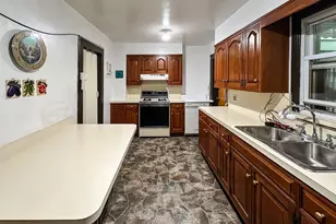 38 Van Reypen St, Jersey City, NJ 07306 - Photo 3