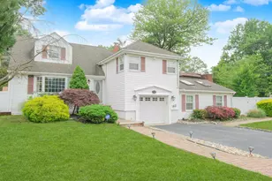 122 Village Cir E, Paramus, NJ 07652 - Photo 3