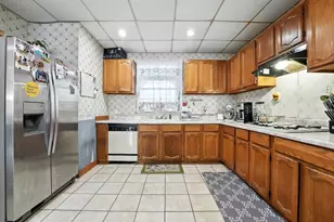 163 Lincoln St, Jersey City, NJ 07307 - Photo 9