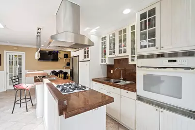 92 Hutton St, Jersey City, NJ 07307 - Photo 3