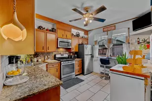 131 W 10th St, Bayonne, NJ 07002 - Photo 9