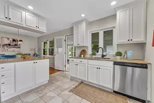 34 Carline Dr, Clifton, NJ 07013 - Photo 9