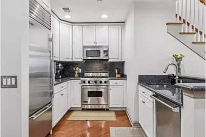 7400 River Rd #409, North Bergen, NJ 07047 - Photo 5