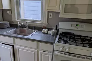 32 Storms Ave, Jersey City, NJ 07306 - Photo 9