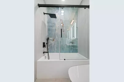 231 Clinton Ave #A, Jersey City, NJ 07304 - Photo 17