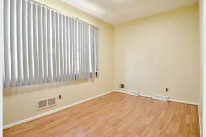 398 Avenue E, Bayonne, NJ 07002 - Photo 5