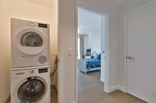 75 Park Ln S, Jersey City, NJ 07310 - Photo 17