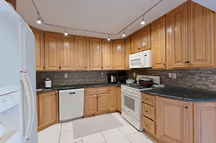 293 Avenue C, Bayonne, NJ 07002 - Photo 5