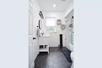 31 Avenue B, Bayonne, NJ 07002 - Photo 15