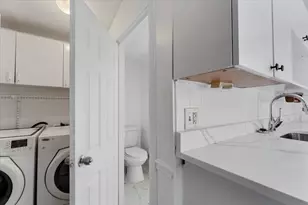 85 Hobart Ave, Bayonne, NJ 07002 - Photo 15