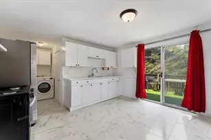 85 Hobart Ave, Bayonne, NJ 07002 - Photo 11