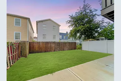 285 Lembeck Ave, Jersey City, NJ 07305 - Photo 27