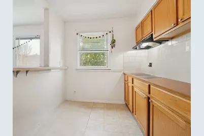 36 Briarwood Dr, Jersey City, NJ 07305 - Photo 3