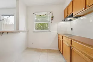 36 Briarwood Dr, Jersey City, NJ 07305 - Photo 3