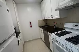 7004 Blvd E, Guttenberg, NJ 07093 - Photo 9