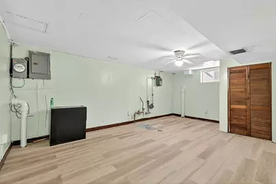 136 Clarke Ave, Jersey City, NJ 07304 - Photo 23