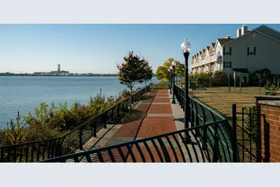 22 Redwood St, Jersey City, NJ 07305 - Photo 9