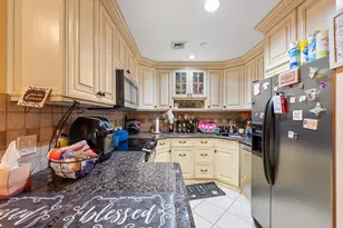 208 Shearwater Ct W, Jersey City, NJ 07305 - Photo 5