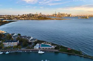 208 Shearwater Ct W, Jersey City, NJ 07305 - Photo 9