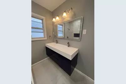 20 West 49th St #1 & 2, Bayonne, NJ 07002 - Photo 17