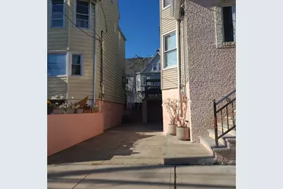 561 Avenue E, Bayonne, NJ 07002 - Photo 11