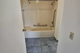 414 Harmon Cove Tower, Secaucus, NJ 07094 - Photo 5