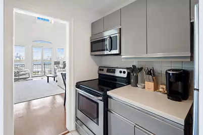 109 Shearwater Ct East #43, Jersey City, NJ 07305 - Photo 11